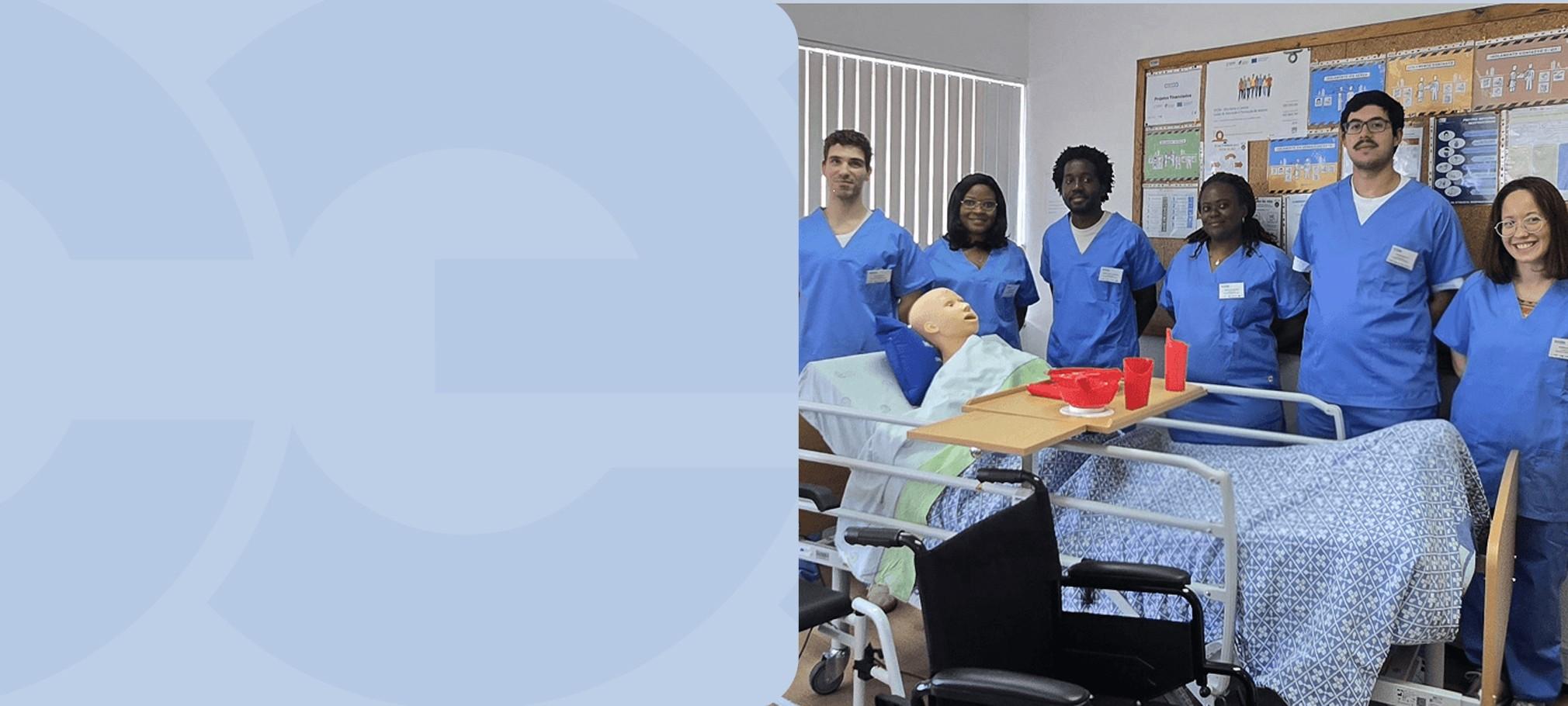 Formandos/as de Técnico/a Auxiliar de Saúde iniciam formação prática